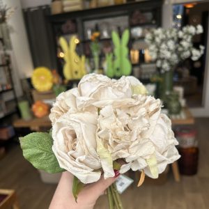 BOUQUET ROSES ET HORTENSIAS BLANC ANTIQUE